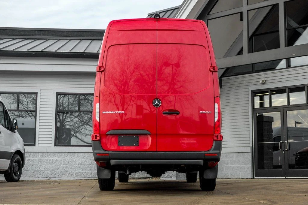 Used 2026 Jupiter Red Mercedes-Benz Cargo 170 WB image 8