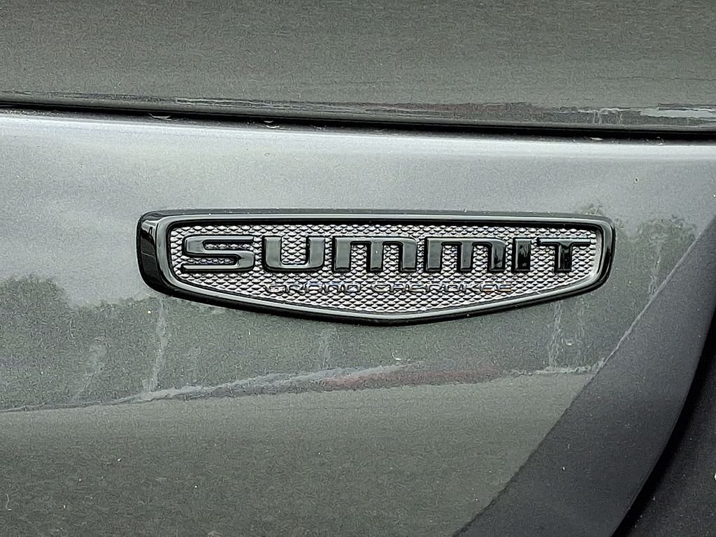 New 2026 Baltic Gray Metallic Clear-Coat Exterior Paint Jeep Summit image 20