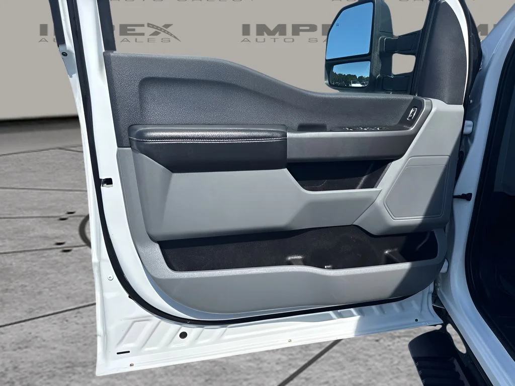 Used 2025 White Ford XLT image 19