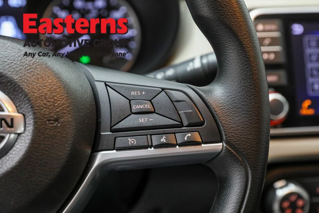 Used 2021 Black Nissan 1.6 SV image 16