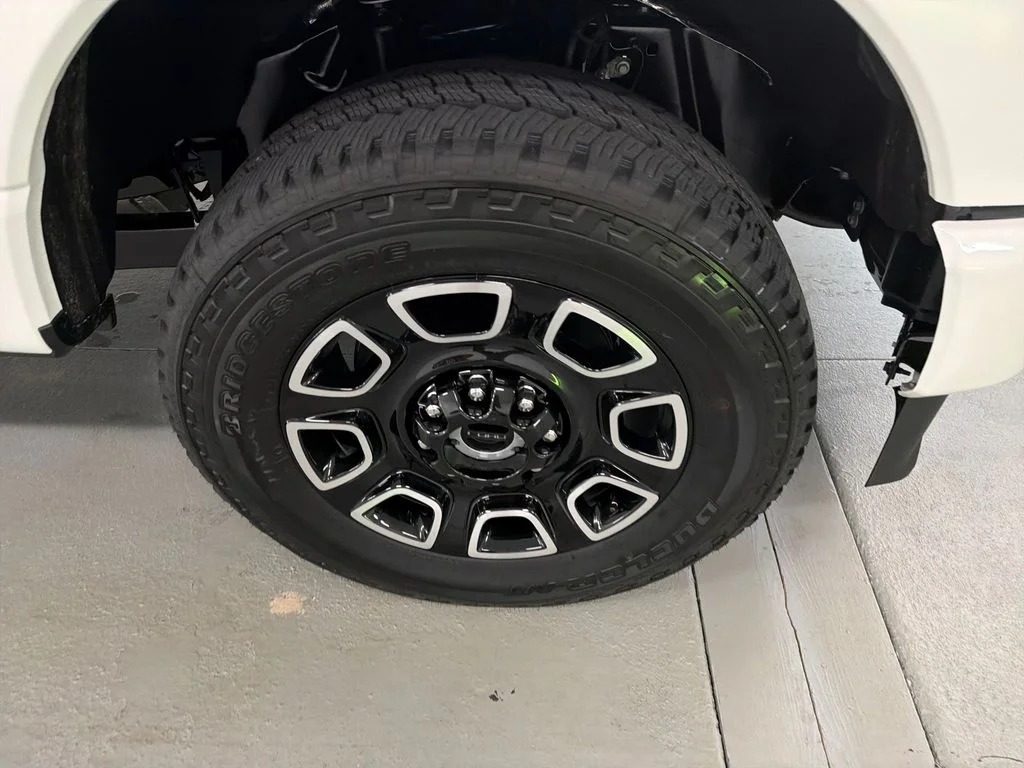 New 2026 Star White Metallic Tri-Coat Ford F-250® Platinum® image 3