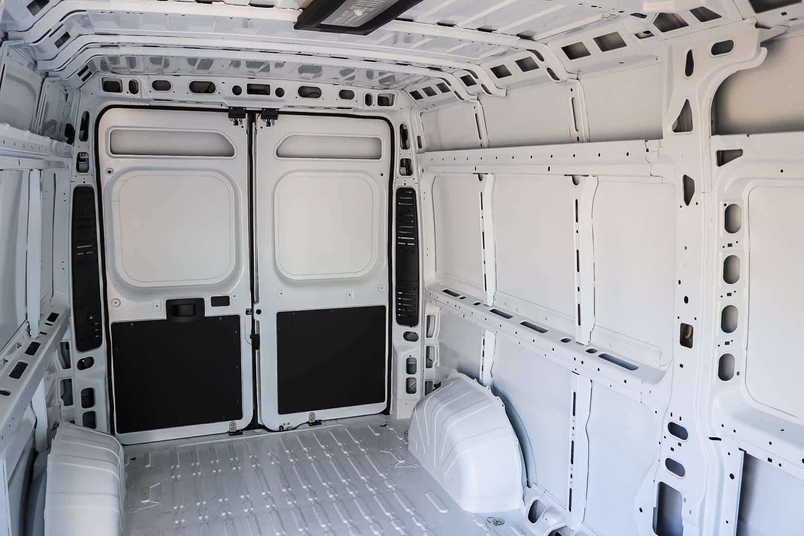 New 2027 Bright White Clearcoat RAM SLT image 25