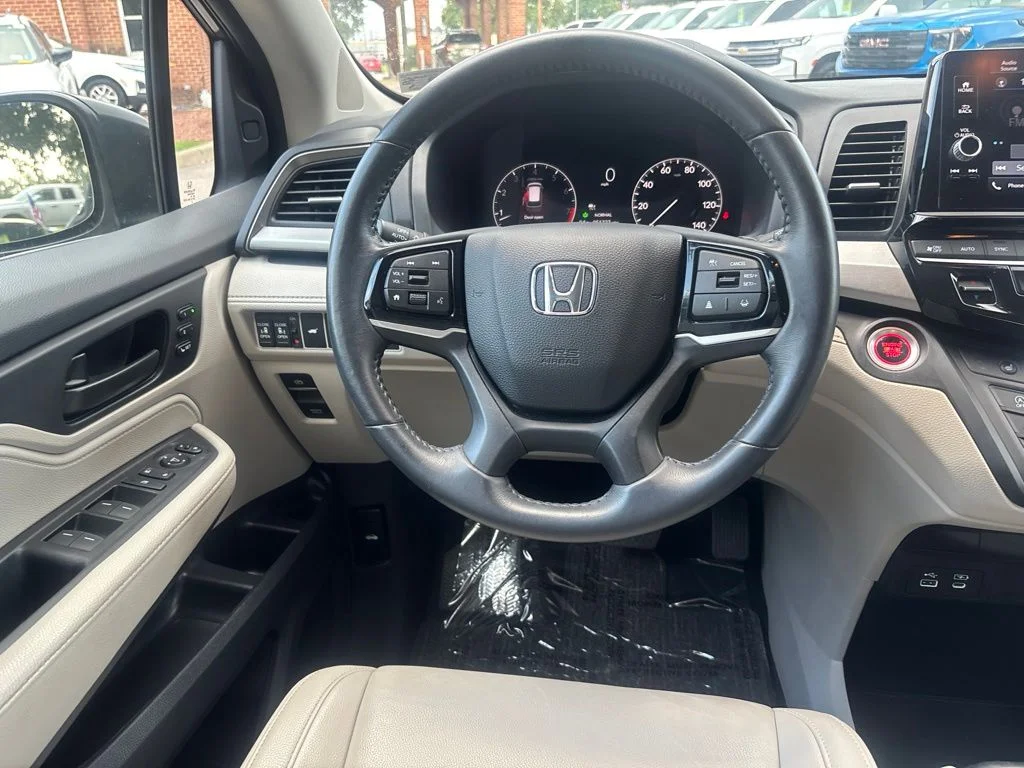 Used 2025 Gray Honda EX-L image 9