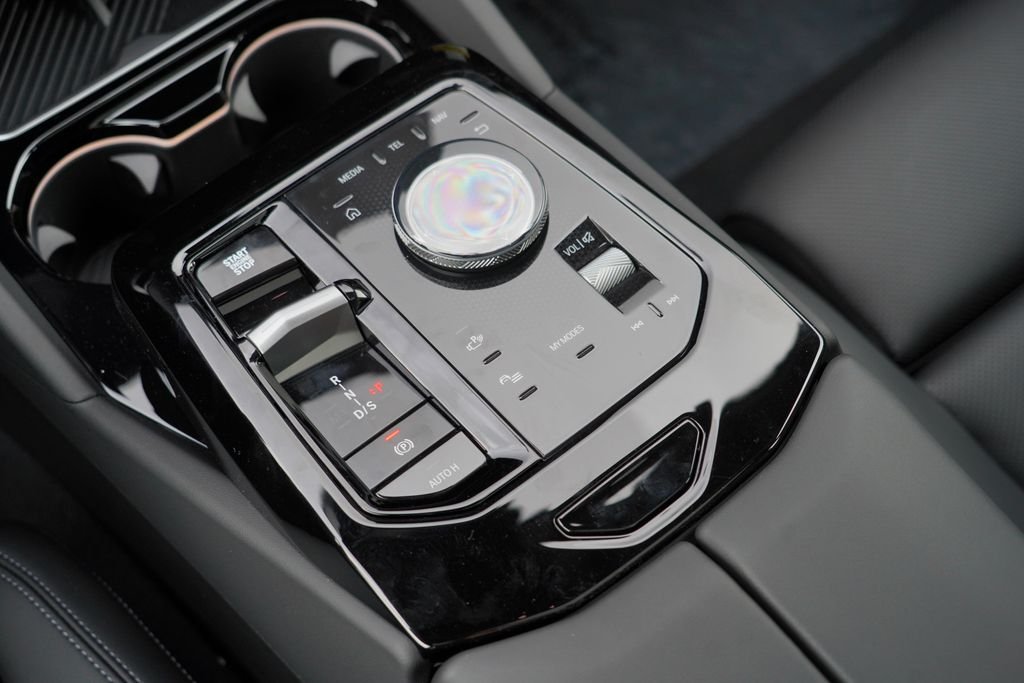 New 2027 Black Sapphire Metallic BMW 530i image 30