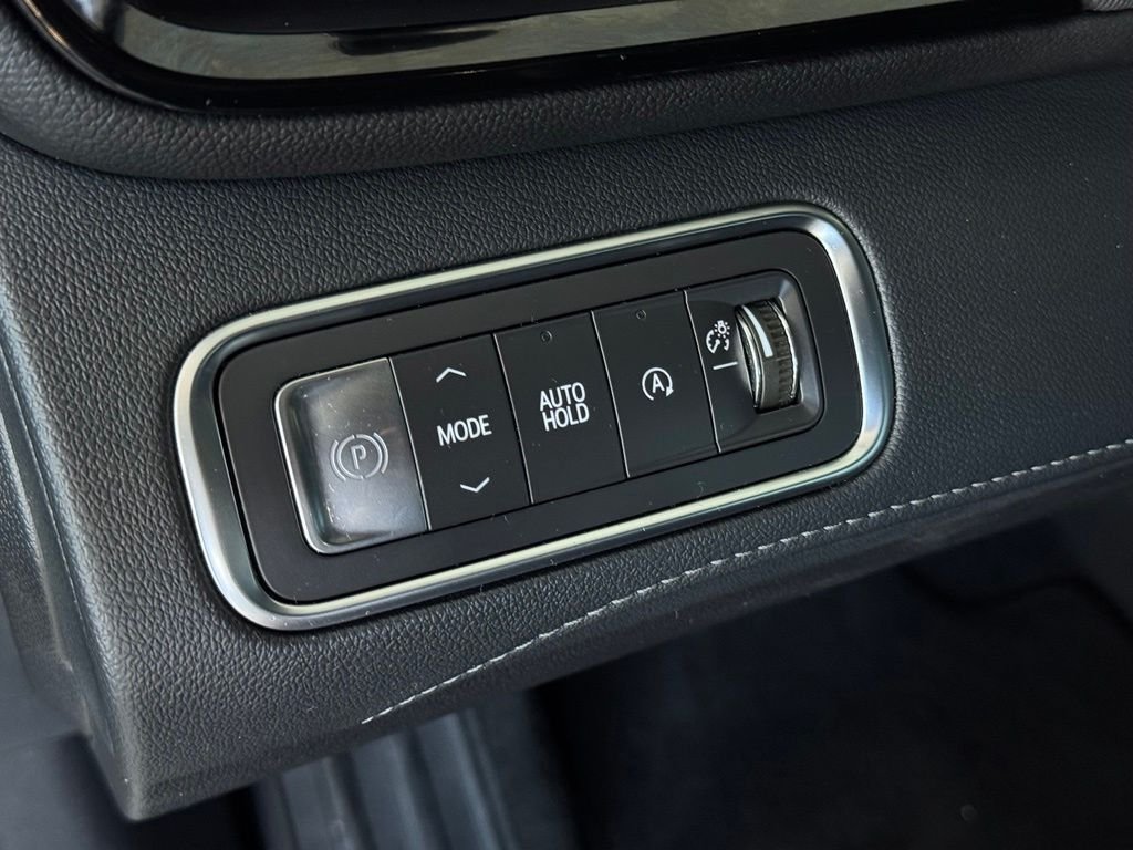 Used 2025 Black Buick Preferred image 32