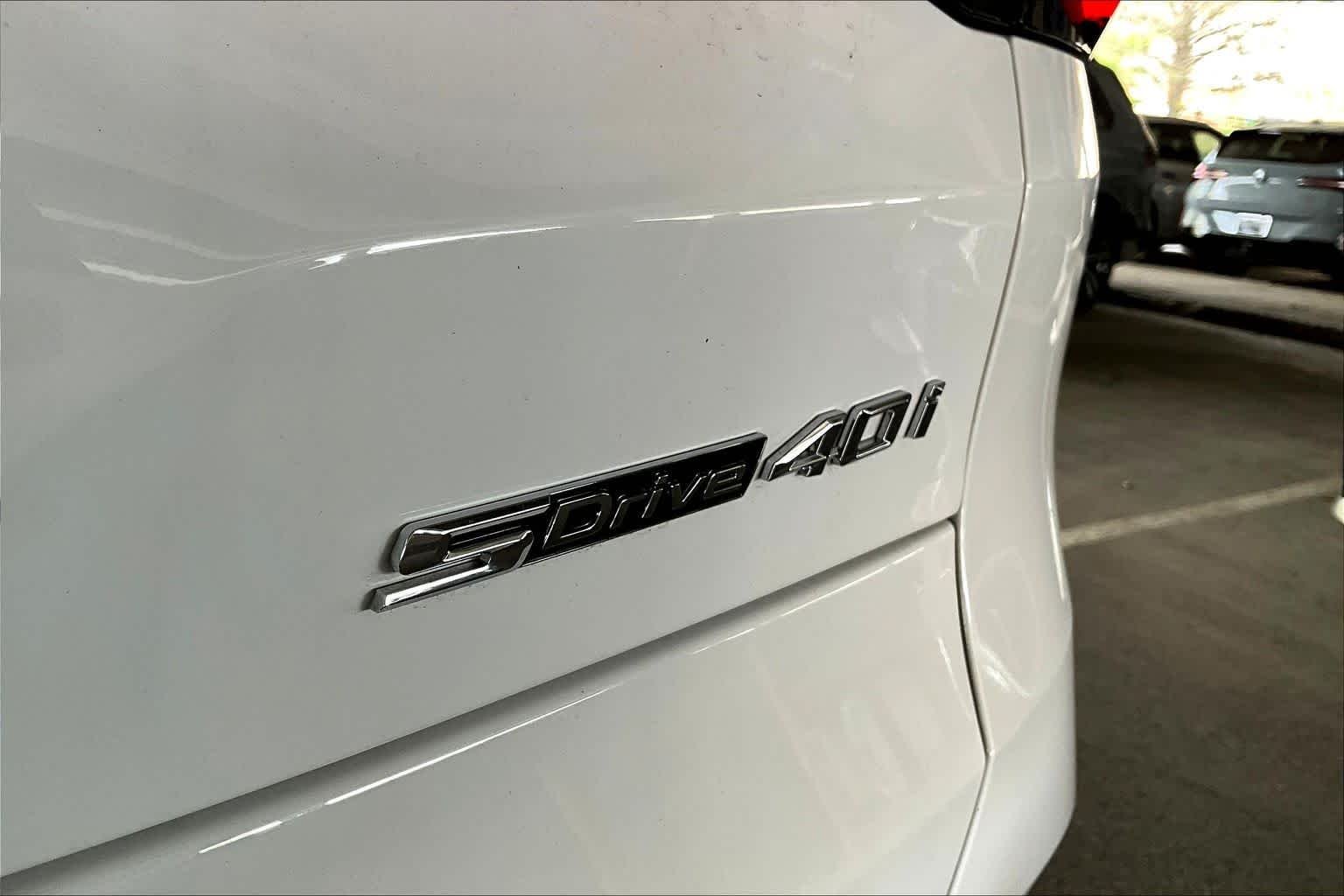Used 2026 Alpine White BMW sDrive40i image 13