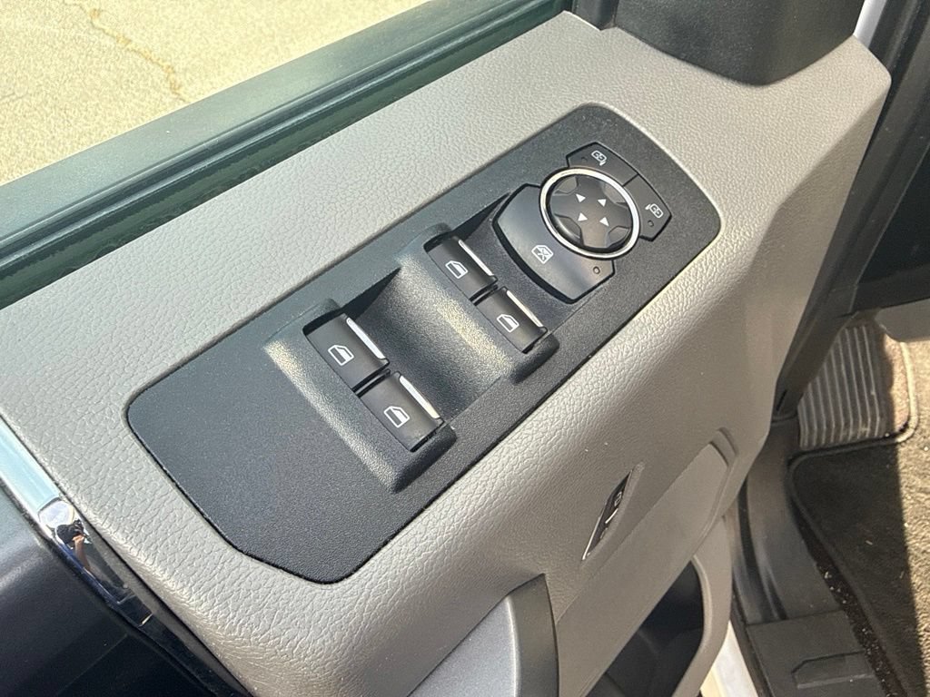 Used 2019 Oxford White Ford XLT image 22