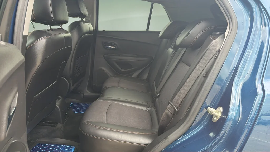 Used 2020 Pacific Blue Metallic Chevrolet LT image 14