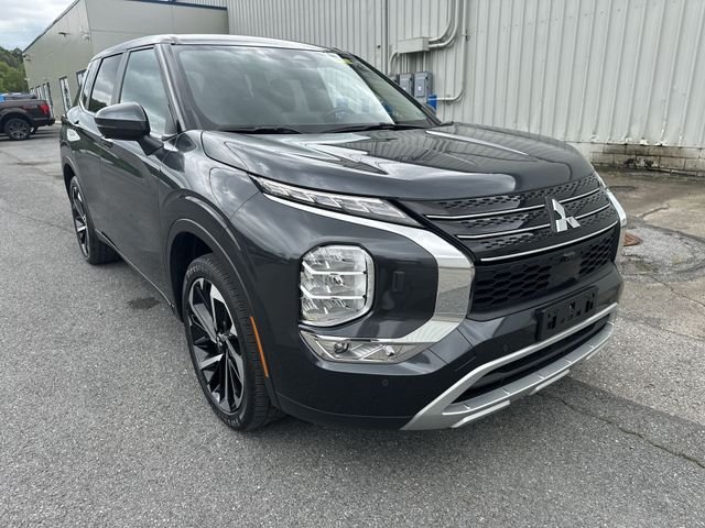 Used 2024 Graphite Gray Mitsubishi SE image 11