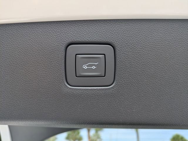 New 2026 Summit White Buick Preferred image 17