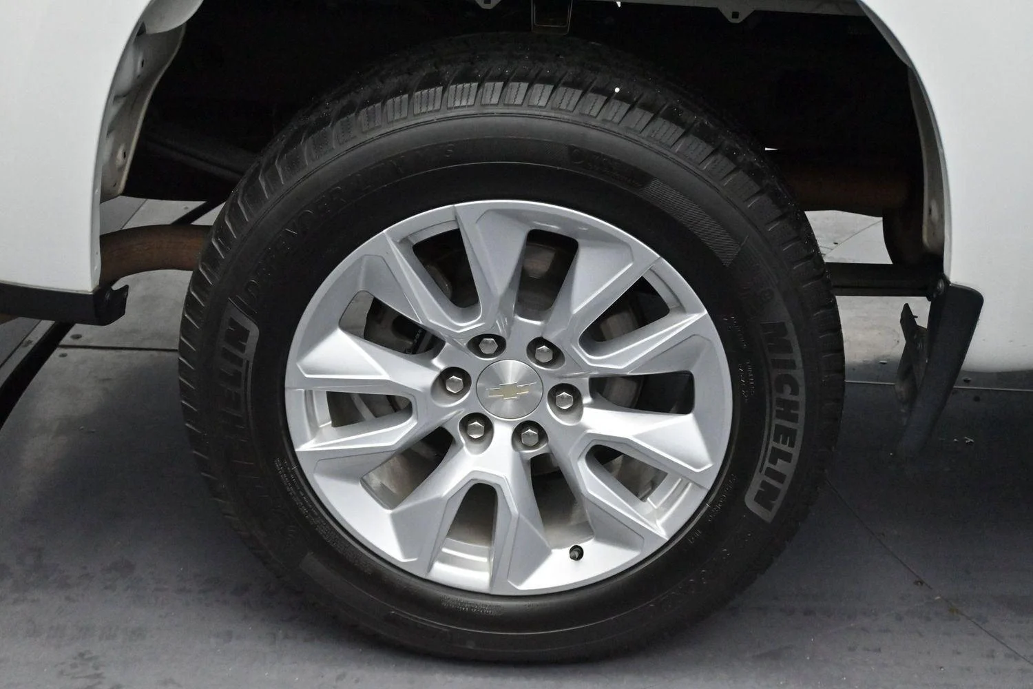 Used 2019 SUMMIT WHITE Chevrolet Custom image 27