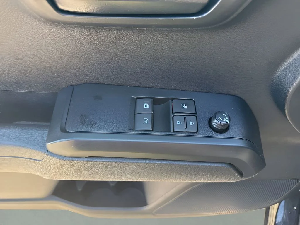 Used 2023  Toyota SR image 23
