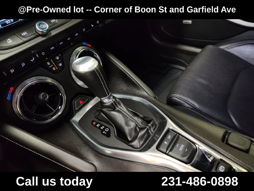 Used 2016  Chevrolet 2LT image 24