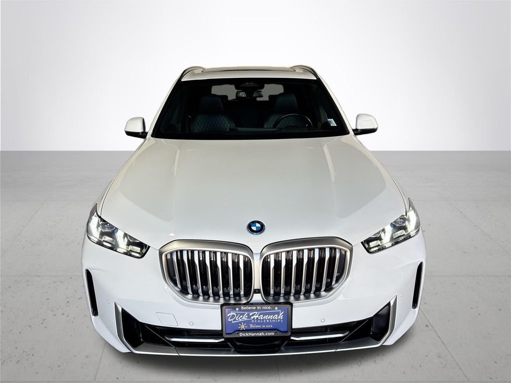 Used 2025 Alpine White BMW xDrive50e image 3