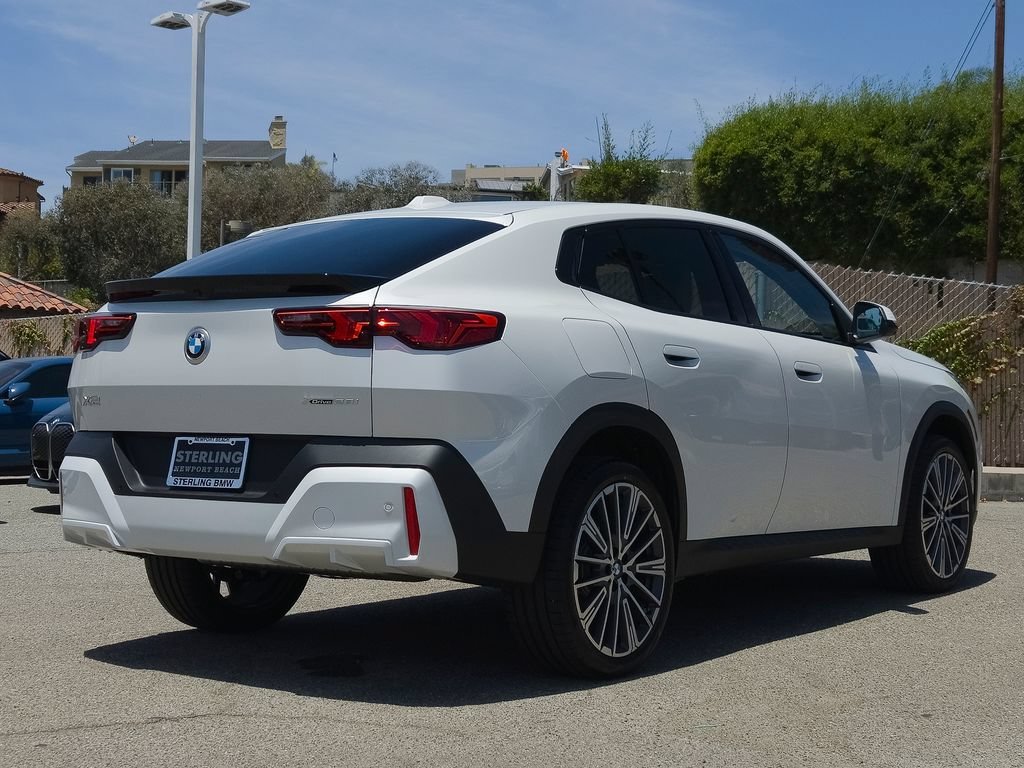 New 2026 Mineral White Metallic BMW xDrive28i image 17