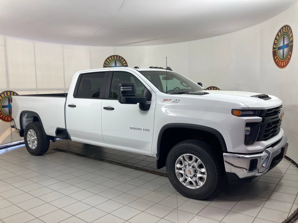New 2026 Summit White Chevrolet WT image 18