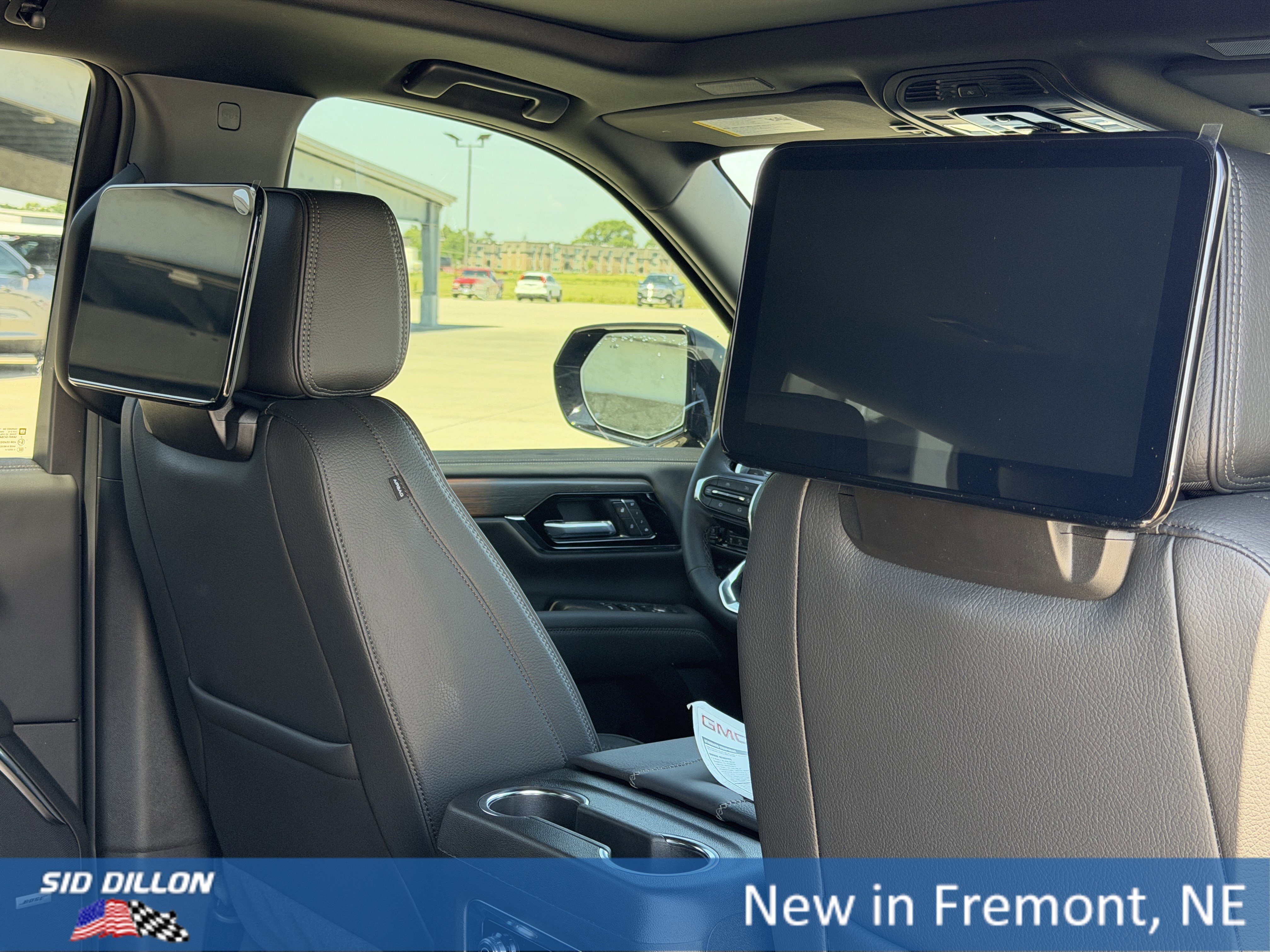 2026 GMC Yukon Denali - Photo 21