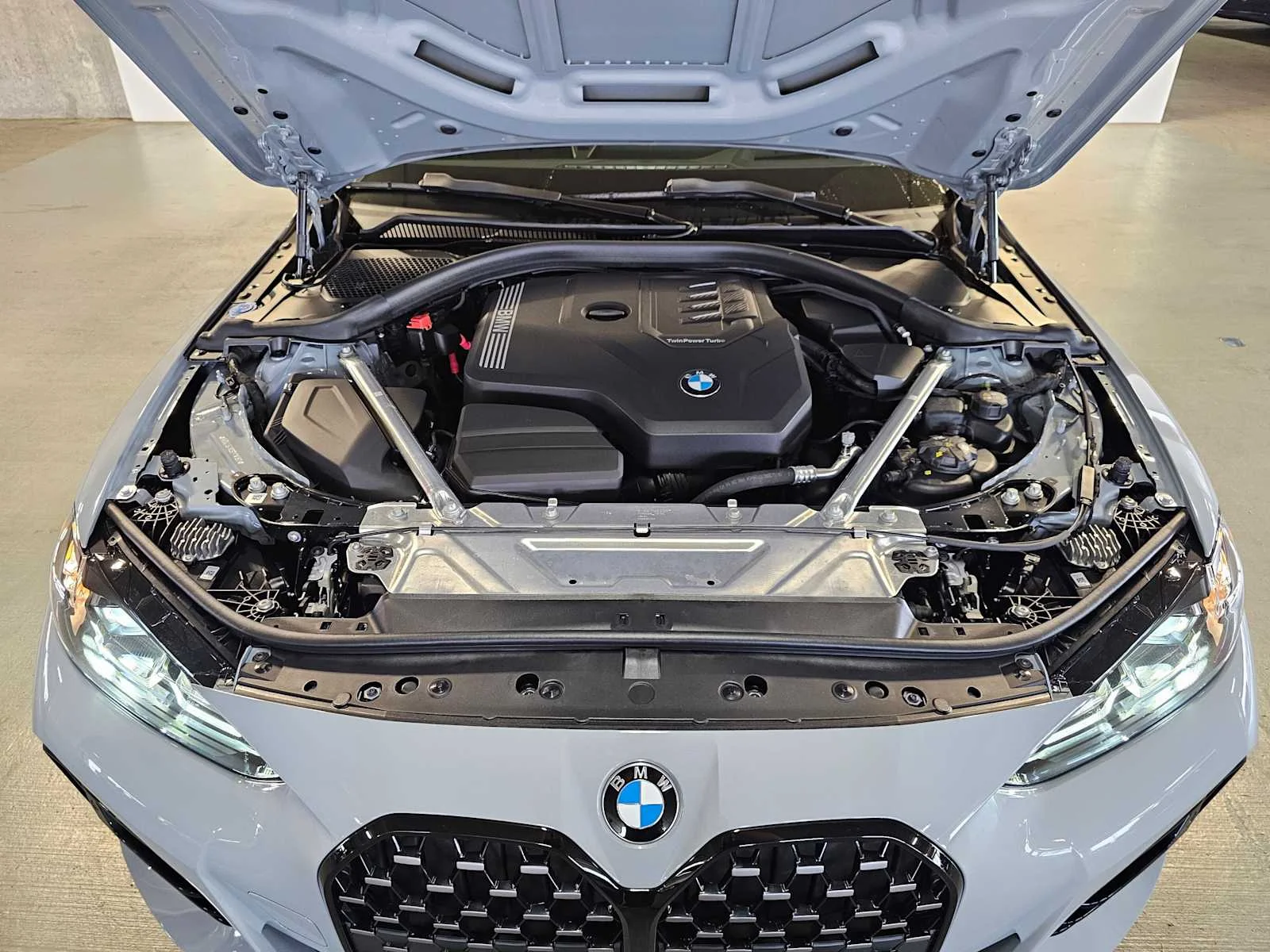Used 2024 Brooklyn Grey Metallic BMW xDrive image 9