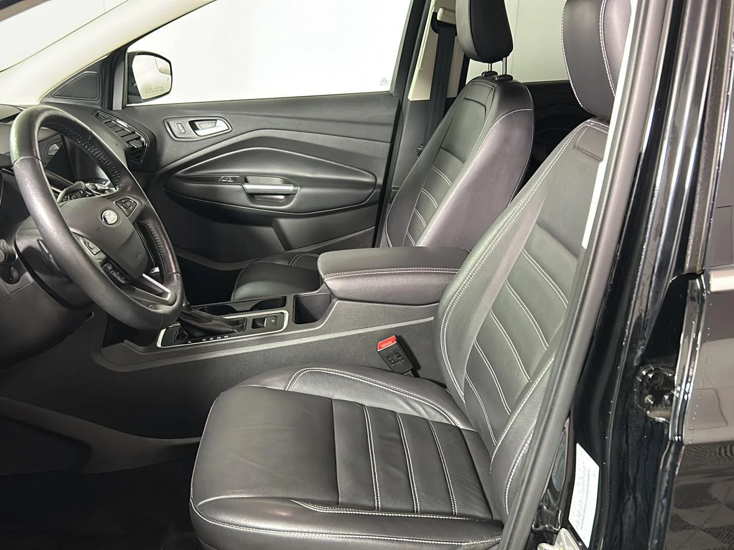 Used 2018 Shadow Black Ford Titanium image 19