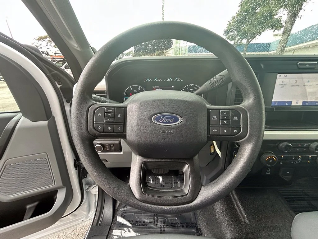 Certified Used 2025 Oxford White Ford XL image 15
