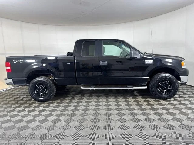 Used 2005 Black Ford XLT image 2