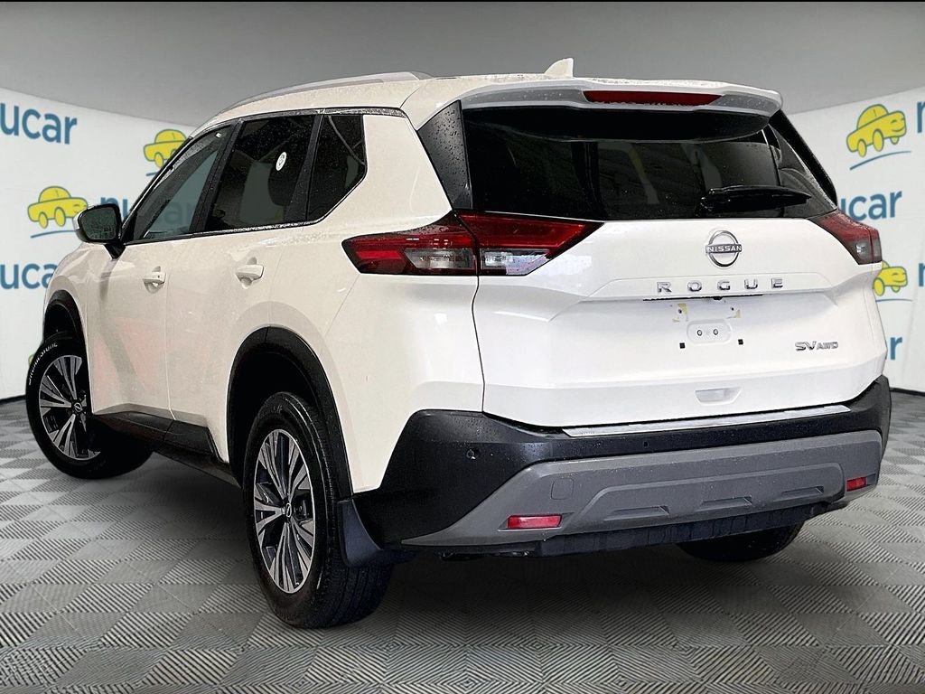 Used 2023 White Nissan SV image 4