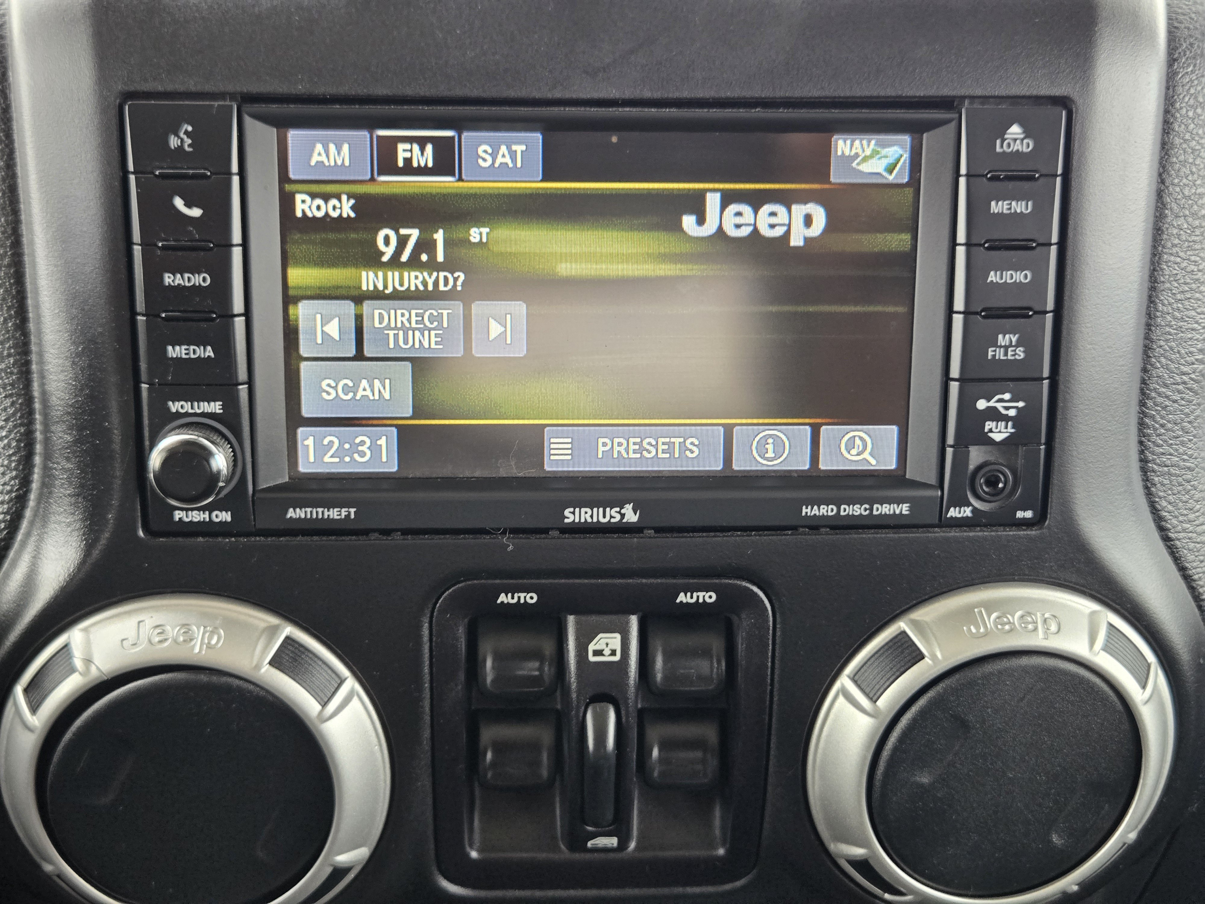 Used 2017 Granite Crystal Metallic Clearcoat Jeep Sahara image 18