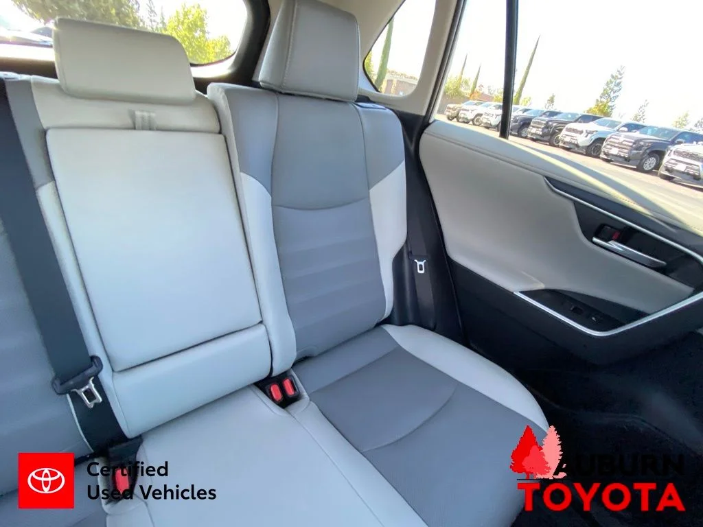 Certified Used 2025 Wind Chill Pearl Toyota Limited image 23