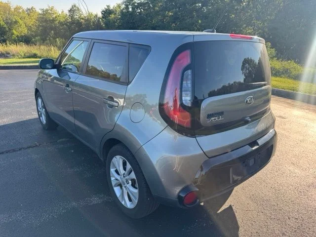 Used 2016 Gray Kia Plus image 5