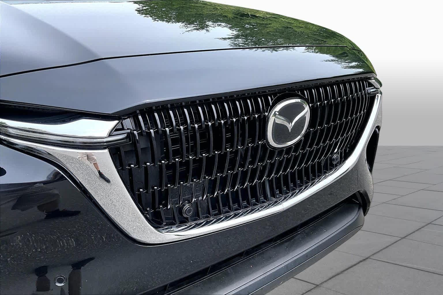 Used 2025 Jet Black Mica Mazda Preferred Package image 32
