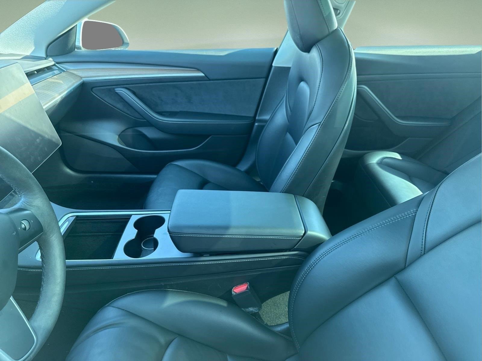Used 2023  Tesla  image 5
