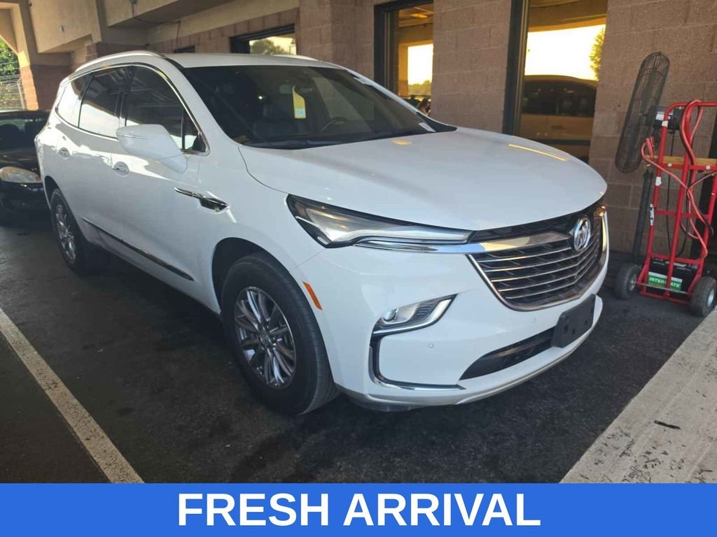 2022 Buick Enclave Essence's photo