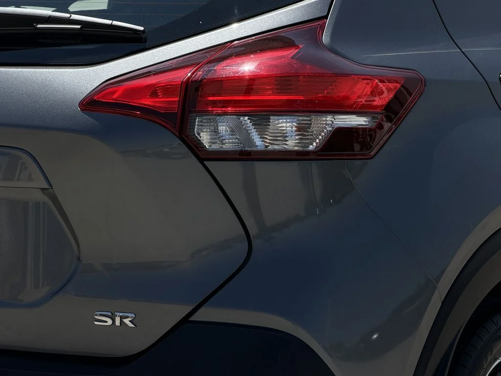 Used 2019 Gray Nissan SR image 10