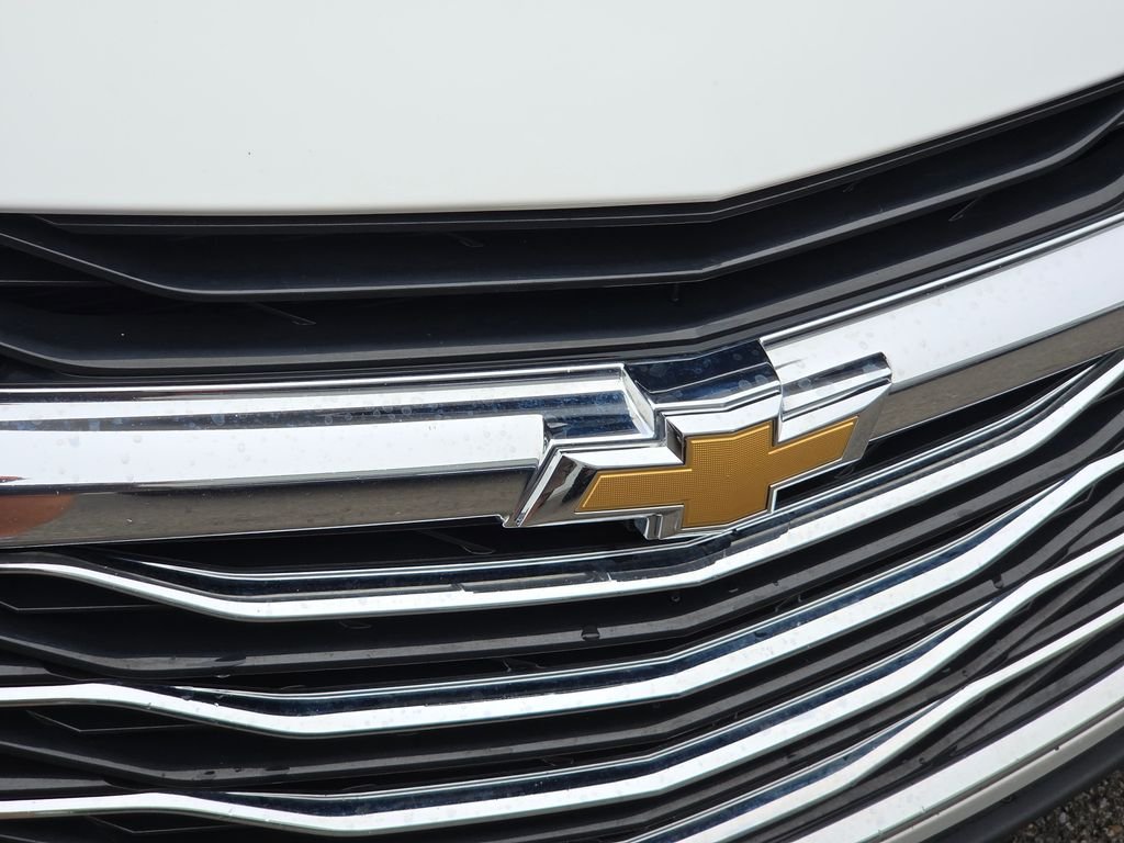 Used 2024 White Chevrolet LT image 13