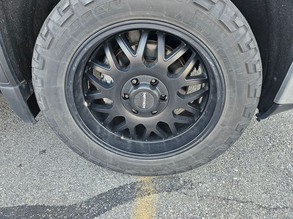 Used 2019 Black GMC SLE image 14