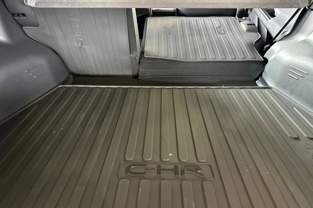 New 2026 Overcast Toyota  SE image 15