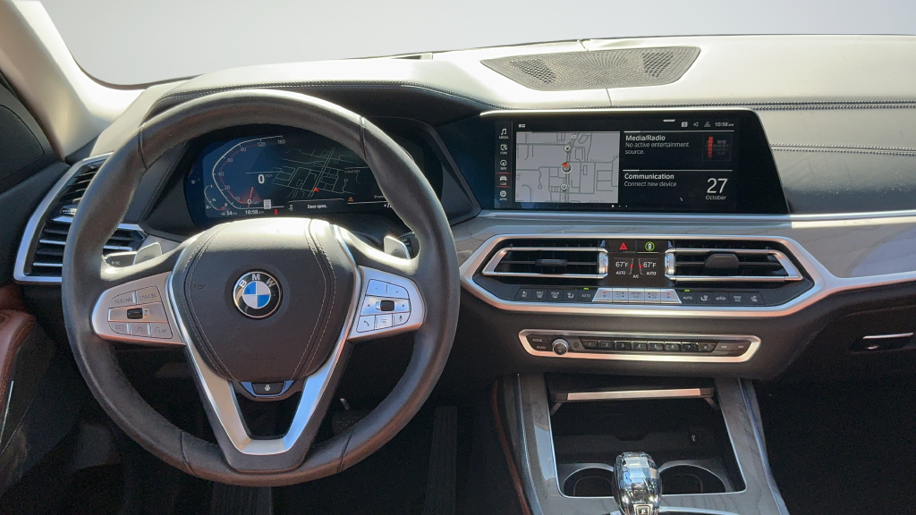 Used 2022 White BMW xDrive40i image 10