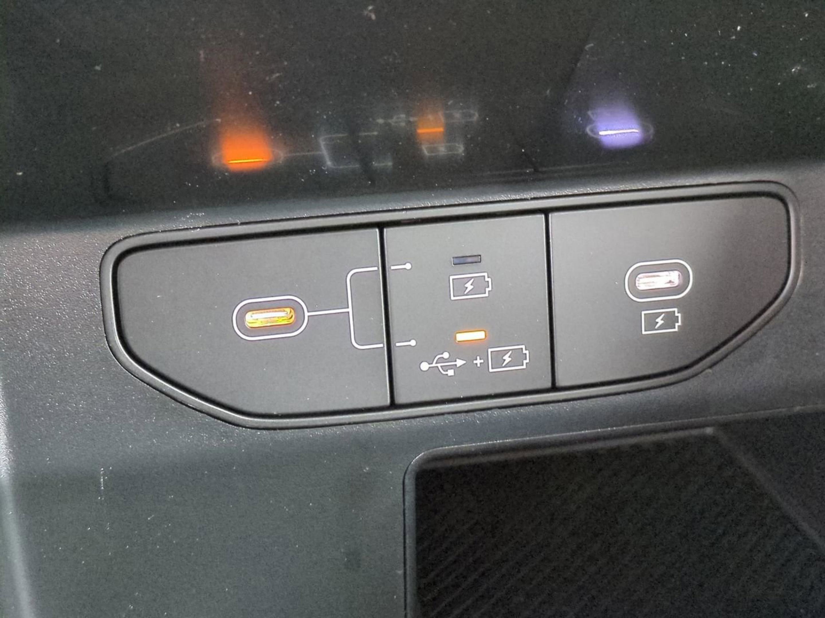 New 2026 Glacial White Pearl Kia LX image 17