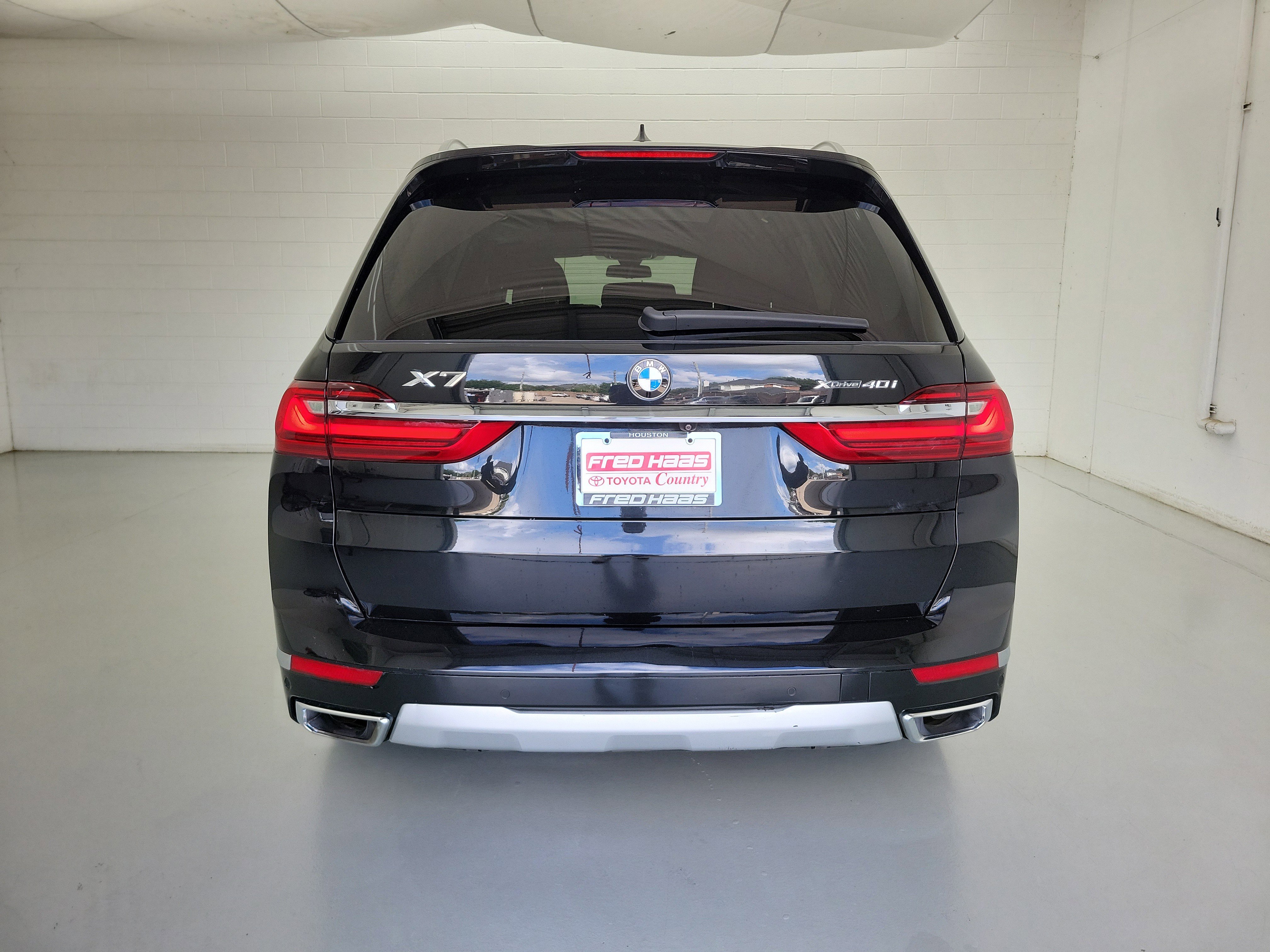 Used 2021 Black Sapphire Metallic BMW xDrive40i image 6