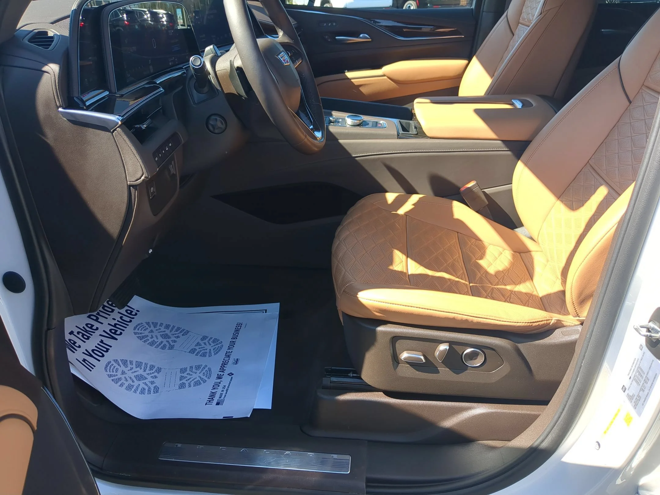 2024 Cadillac Escalade Premium Luxury - Photo 17