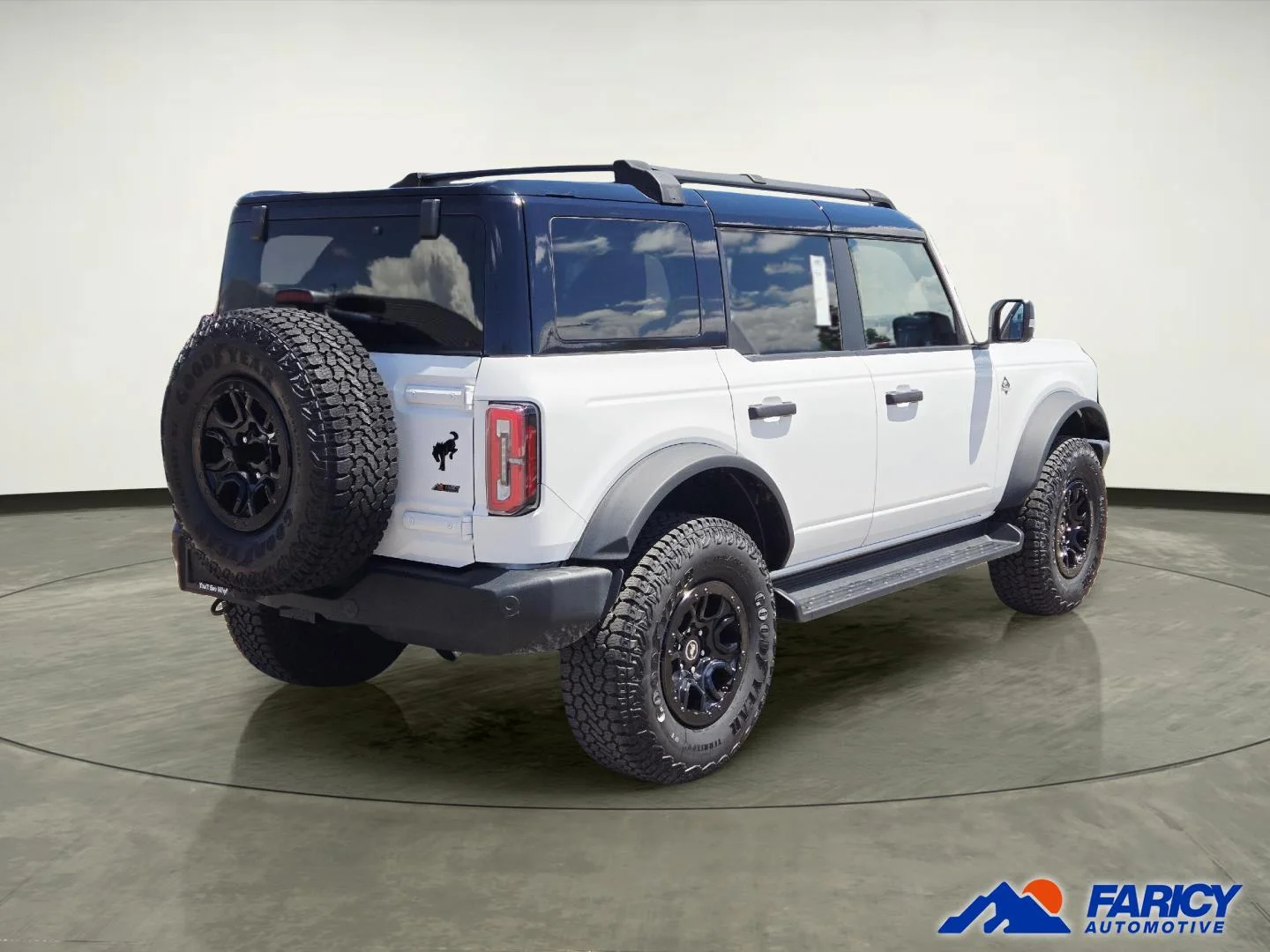Used 2025 Oxford White Ford Outer Banks image 9