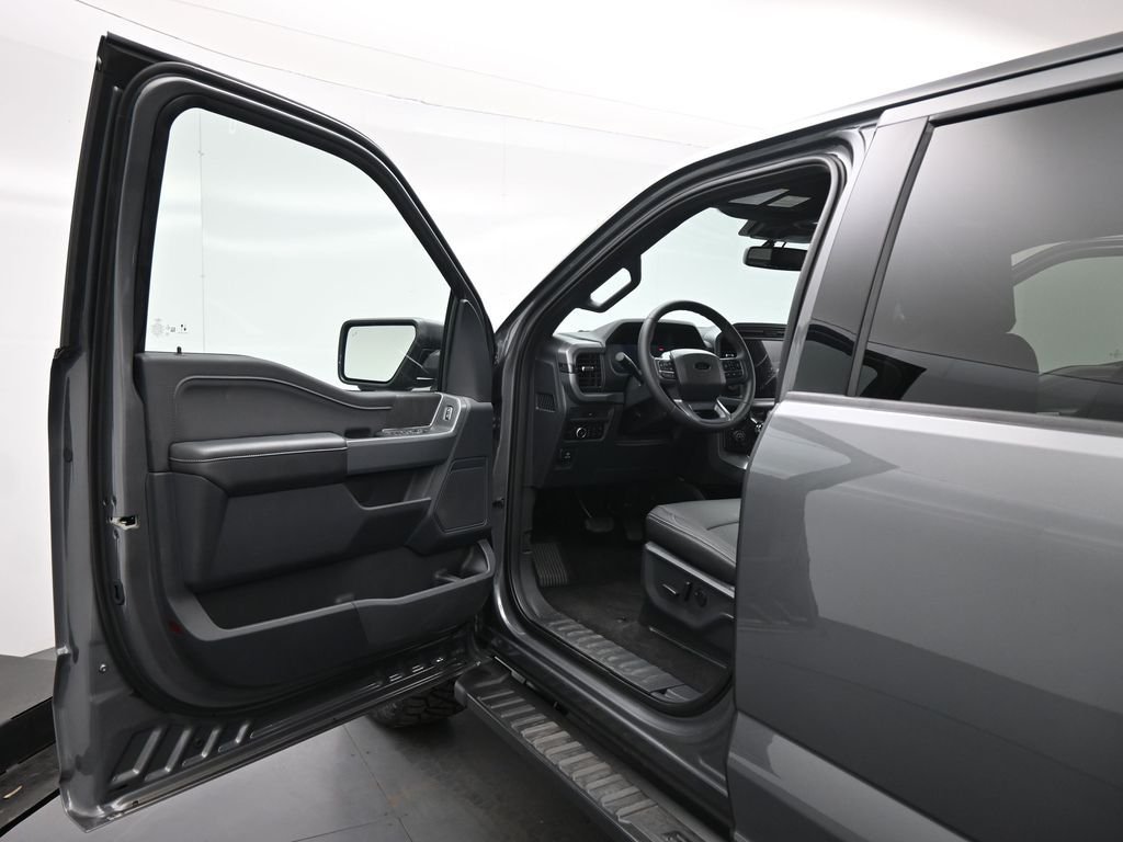 New 2026 Carbonized Gray Metallic Ford XLT image 8