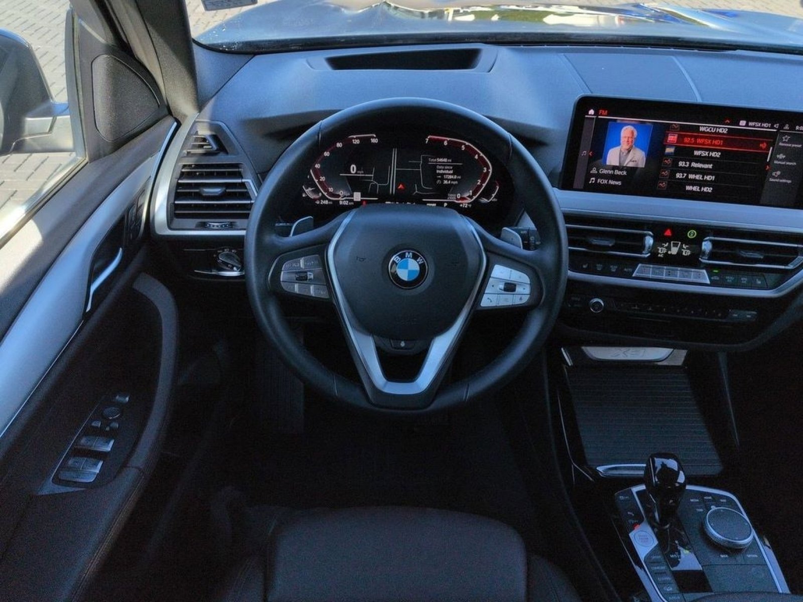 Used 2022 Dark Graphite BMW xDrive30i image 17