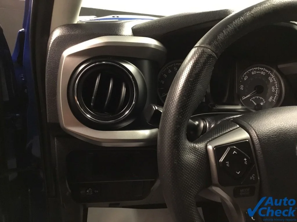 Used 2017 Blue Toyota SR5 image 17