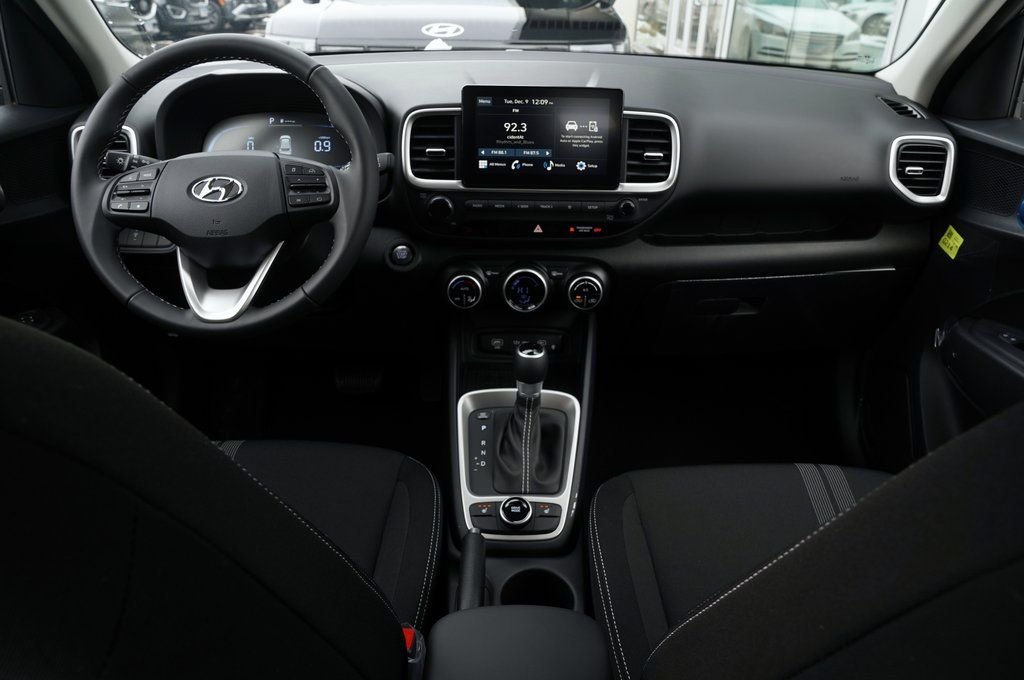 New 2026 Onyx Black Hyundai SEL image 32