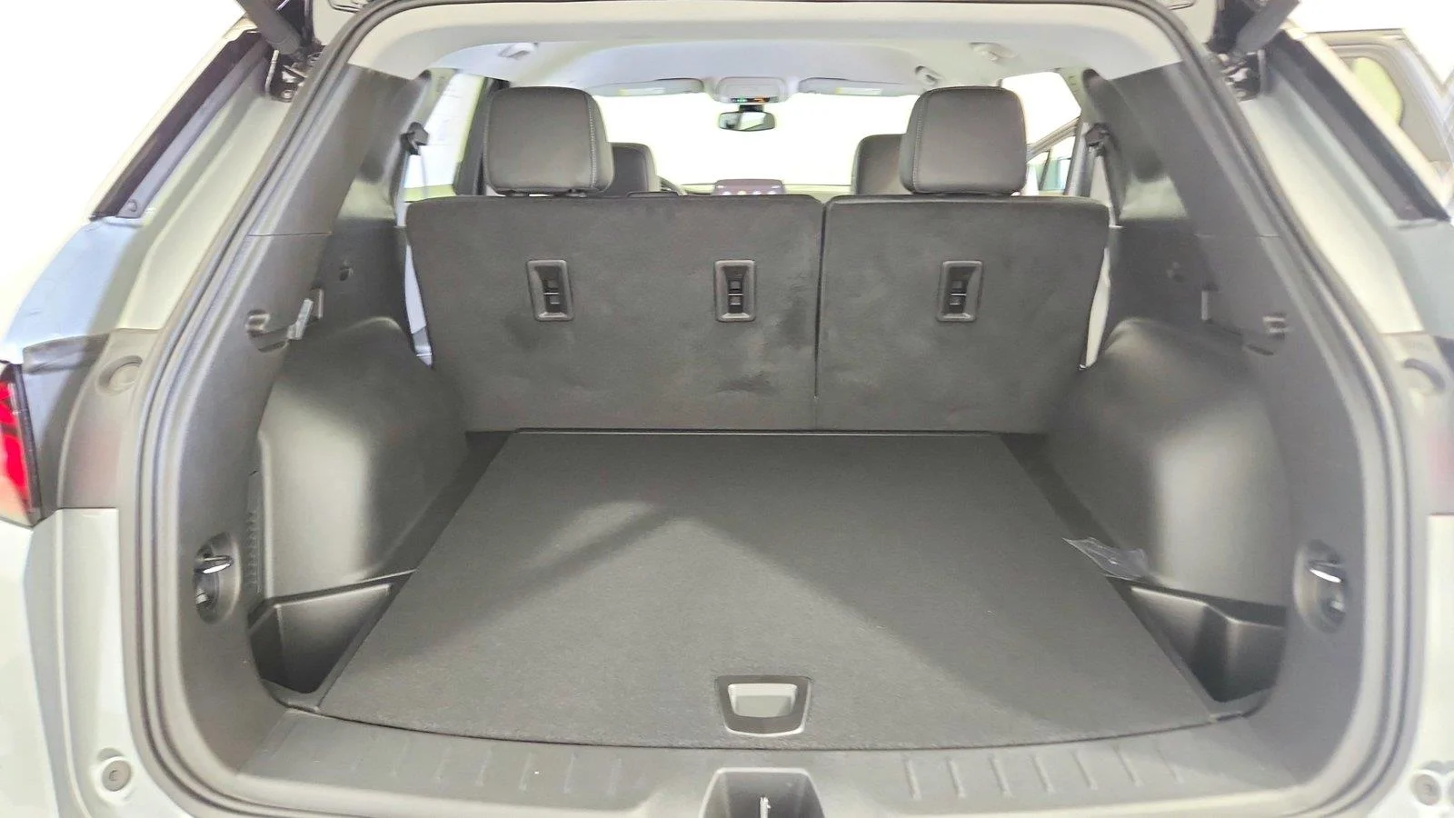 New 2026 Sterling Gray Metallic Chevrolet 3LT image 37