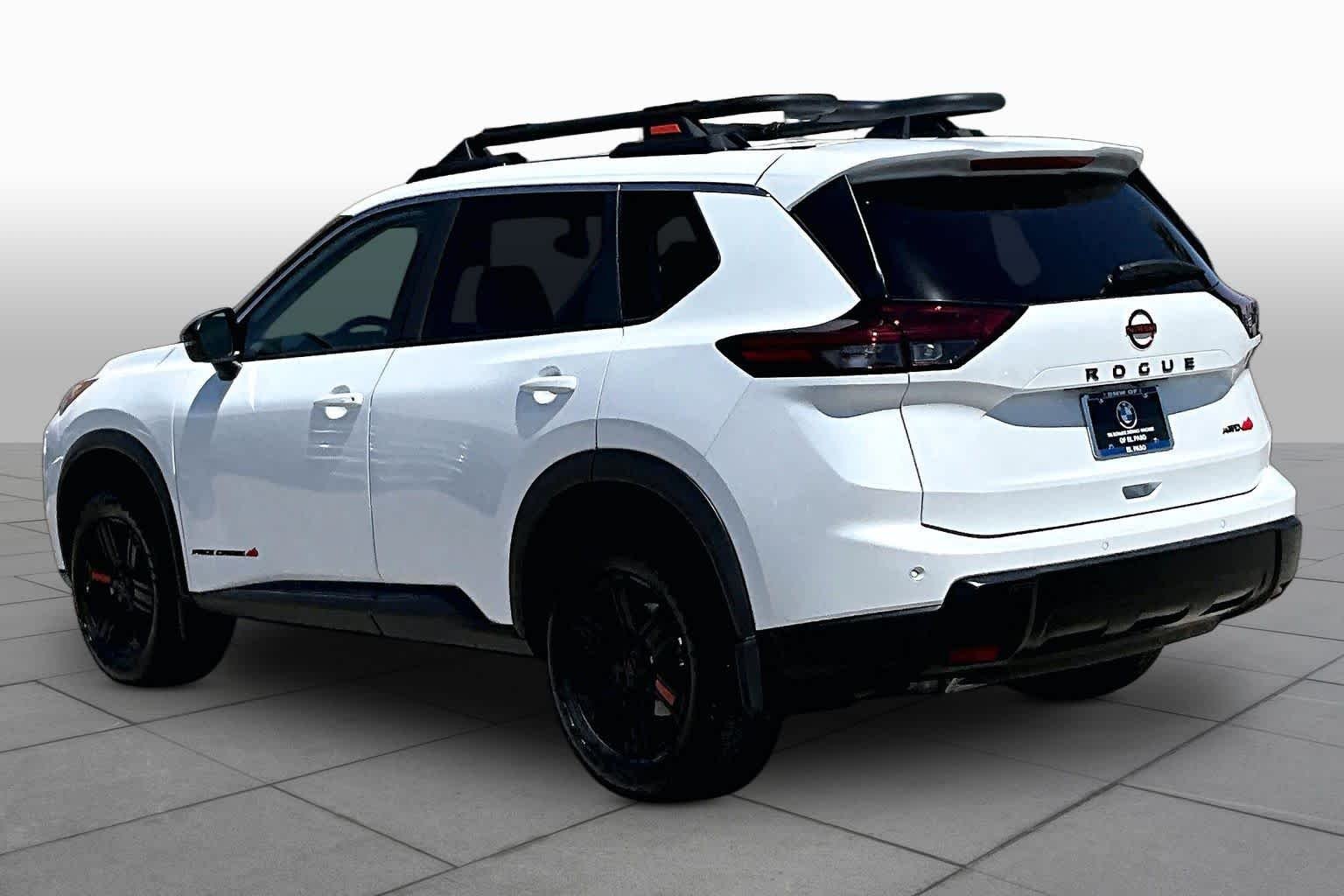 Used 2026 Everest White Pearl Tricoat Nissan Rock Creek image 11