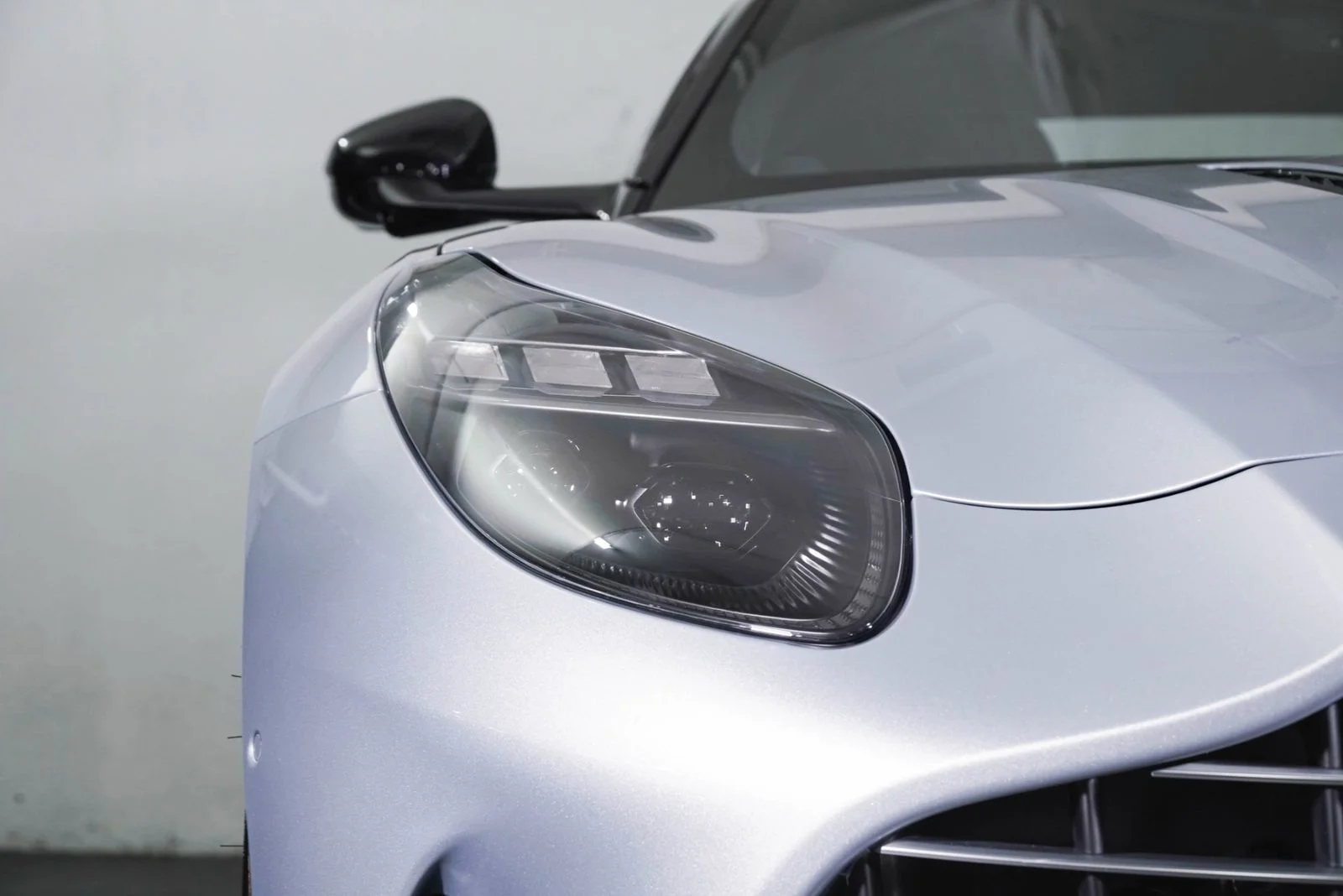 New 2026 Silver Aston Martin  image 15