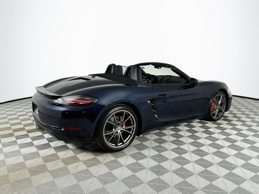Used 2019  Porsche S image 7