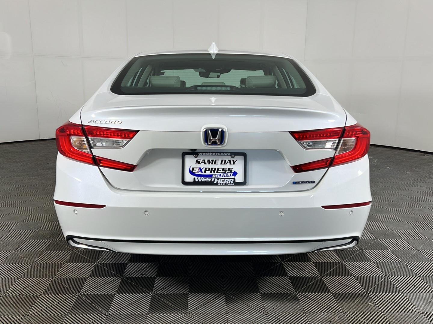 Used 2021 Platinum White Pearl Honda EX-L image 6